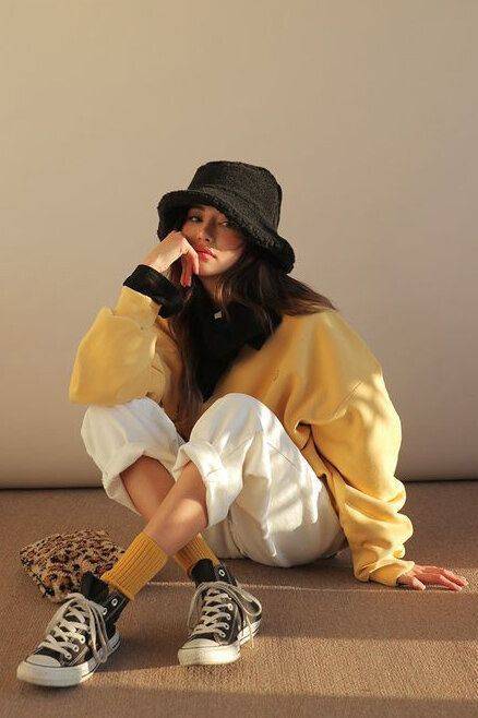 26 Bucket Hat Outfit Ideas Image