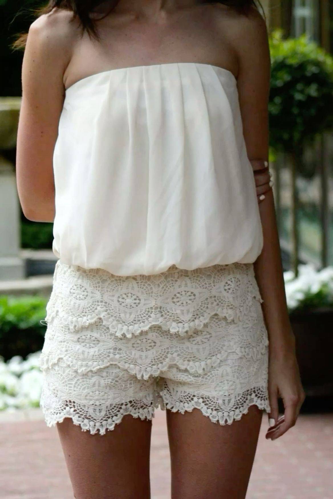 18 Beige Lace Trim Shorts Outfits Image