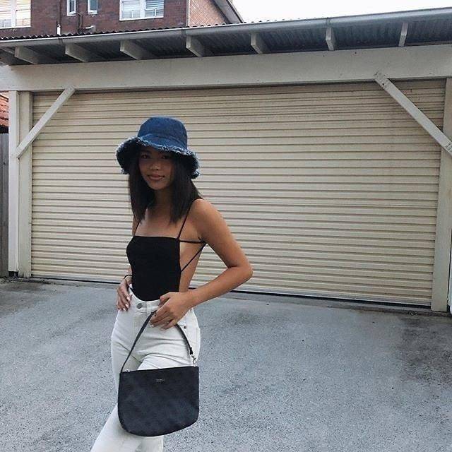 26 Bucket Hat Outfit Ideas Image