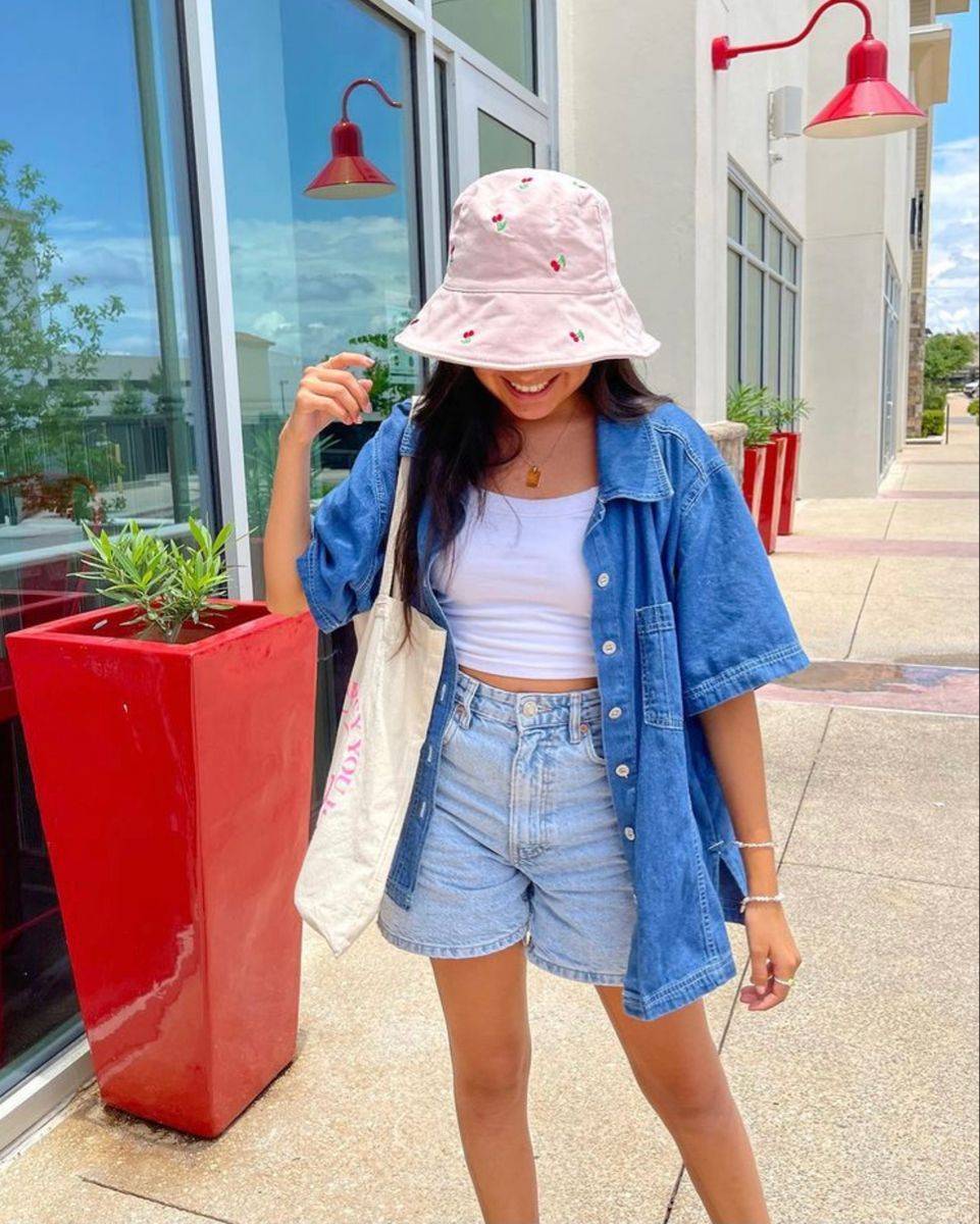 26 Bucket Hat Outfit Ideas Image