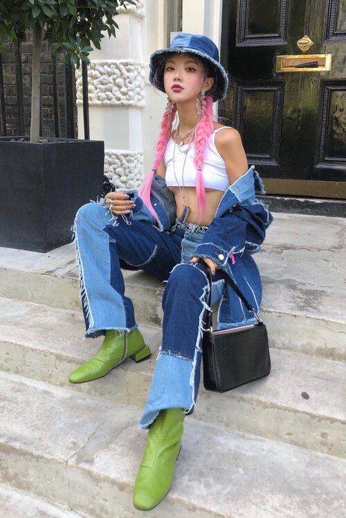 26 Bucket Hat Outfit Ideas Image