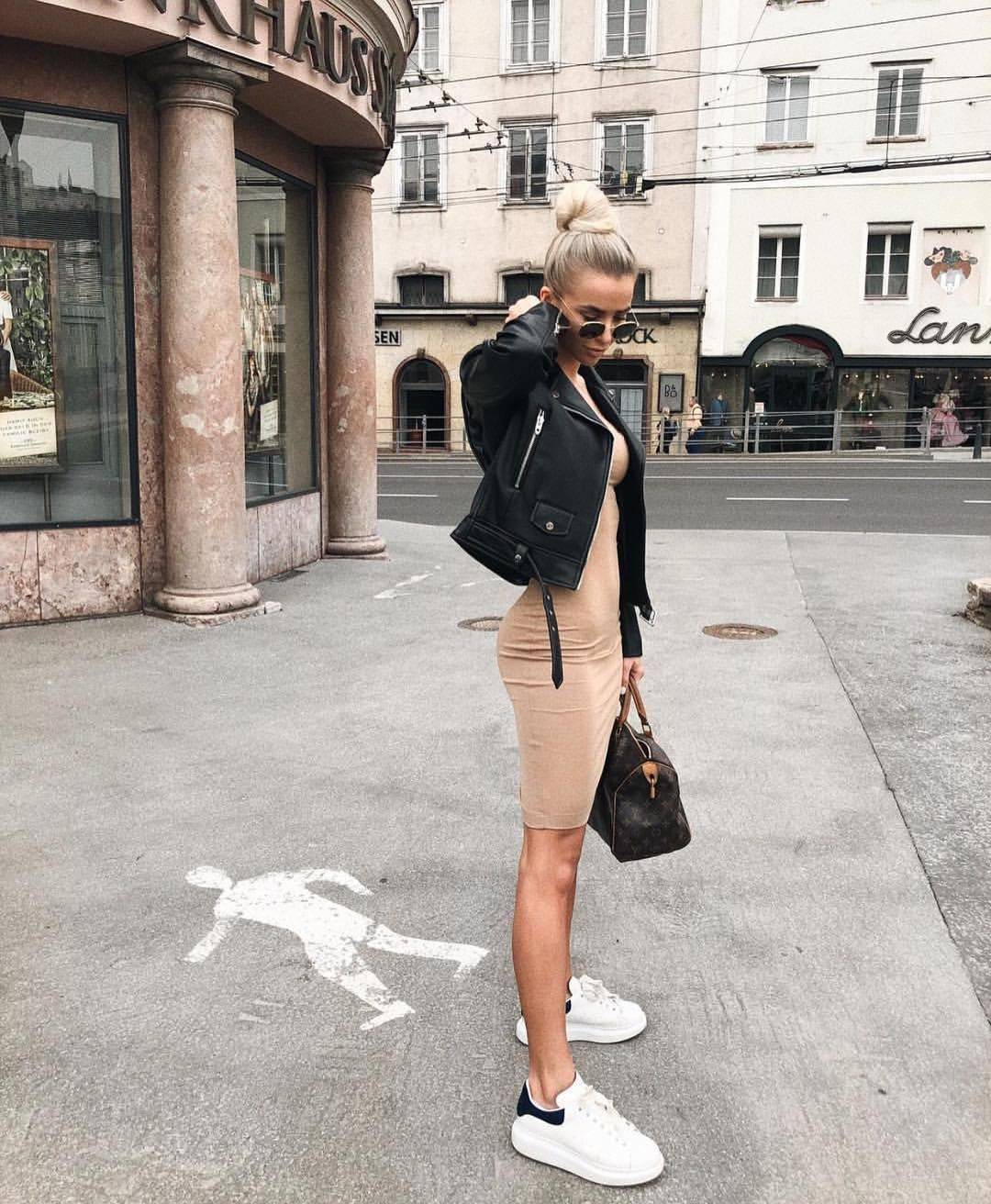 17 White Sneaker Outfit Ideas Image