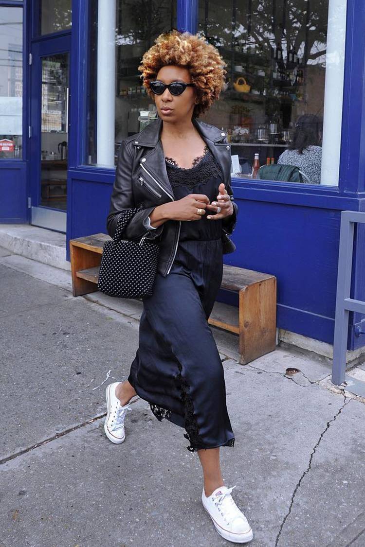 17 White Sneaker Outfit Ideas Image