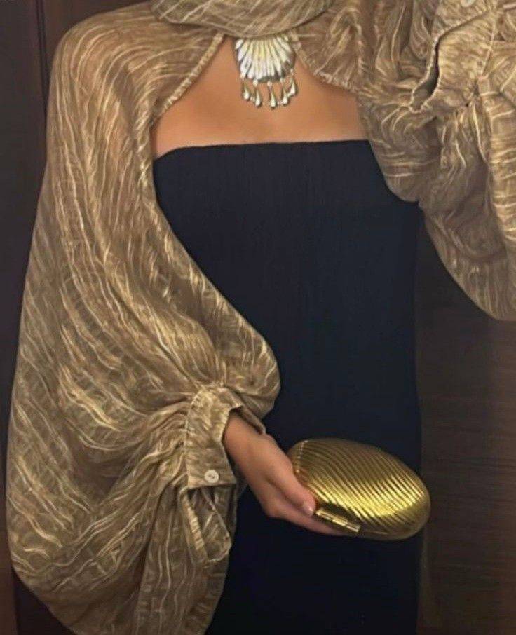 18 Gold Jewelry Outfit Ideas Image