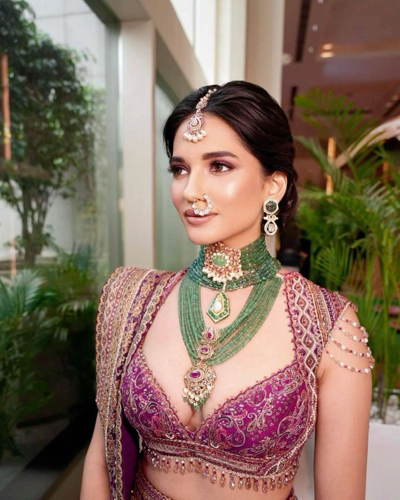 18 Gold Jewelry Outfit Ideas Image