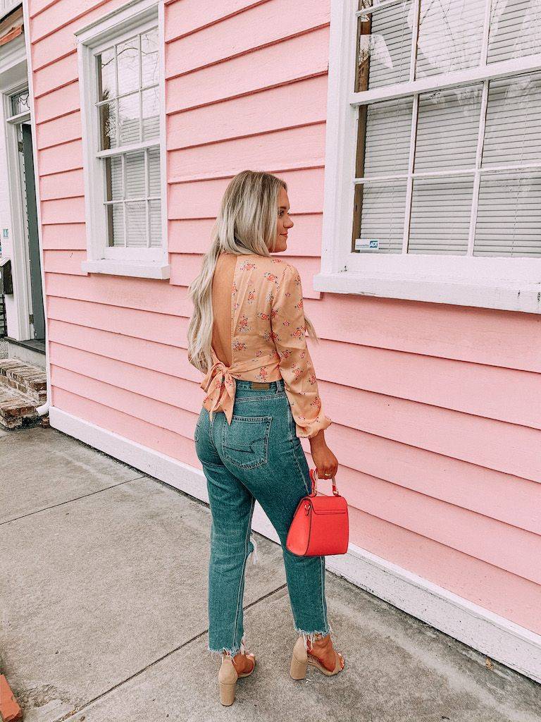 15 Charleston Outfit Ideas Image