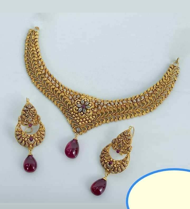 18 Gold Jewelry Outfit Ideas Image