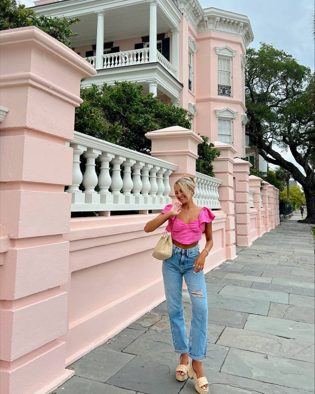 15 Charleston Outfit Ideas Image