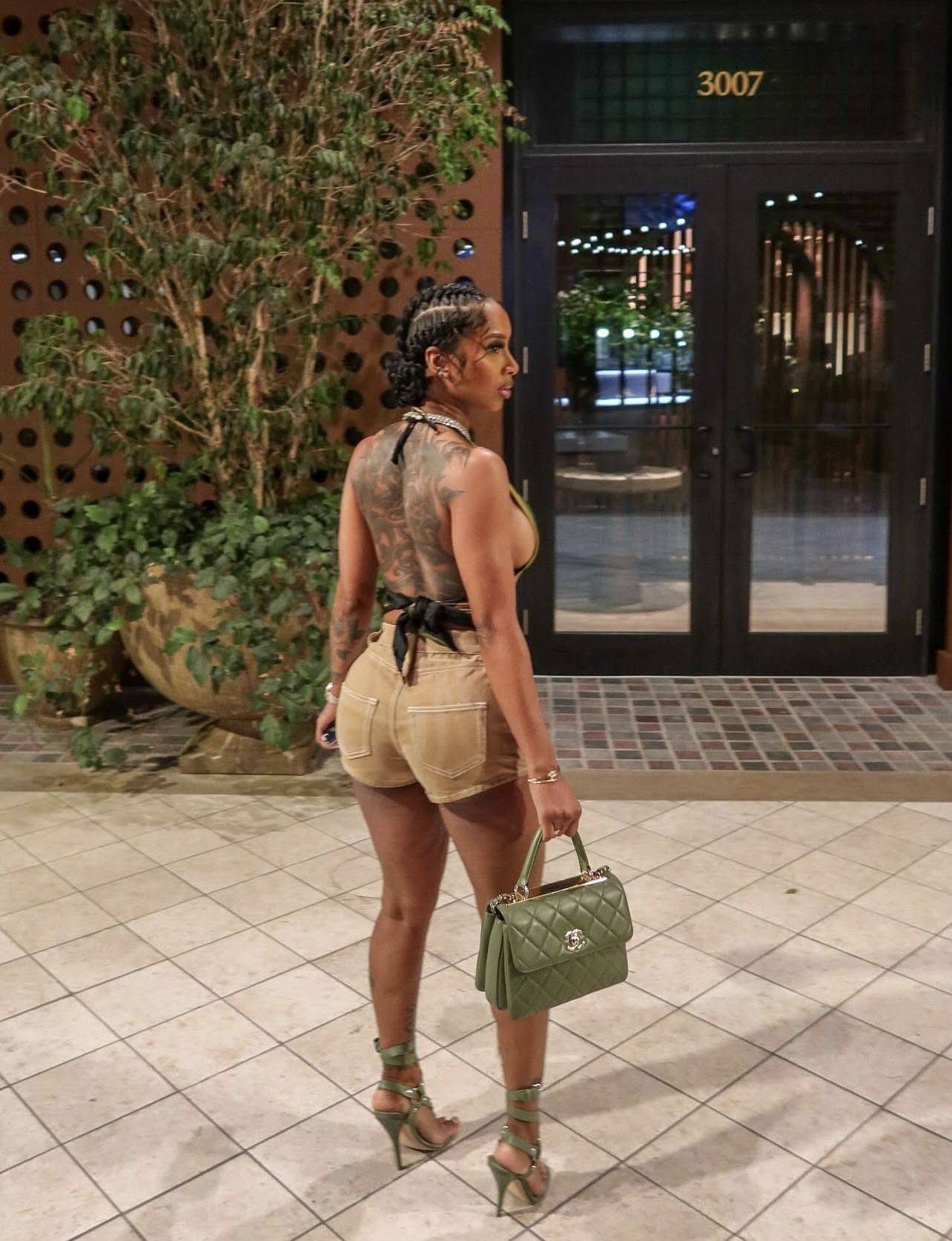 13 New Orleans Outfit Ideas Image