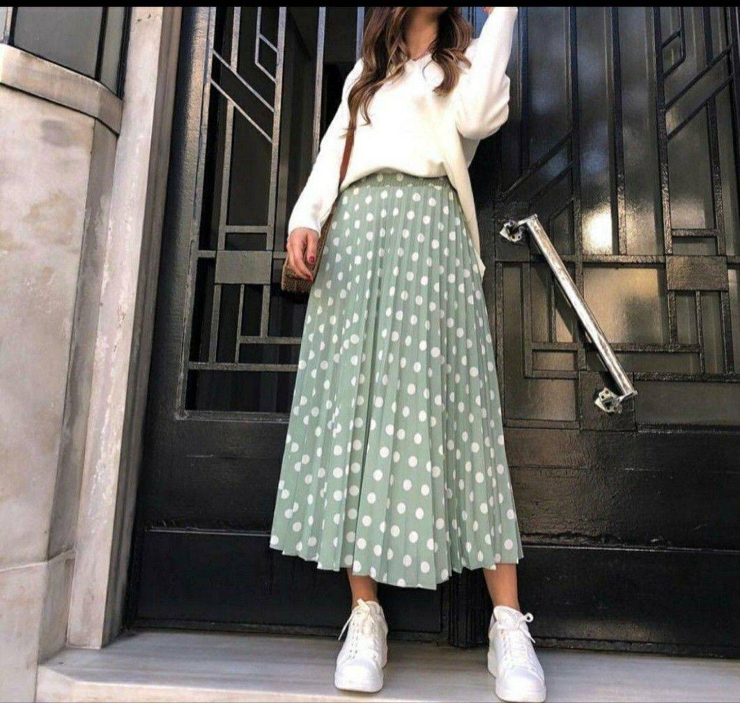 21 Cream Polka Dot Skirt Outfits Image