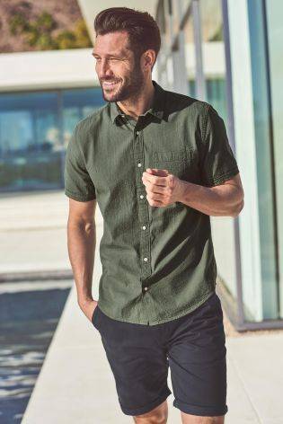 24 How to Dress Up Shorts Image