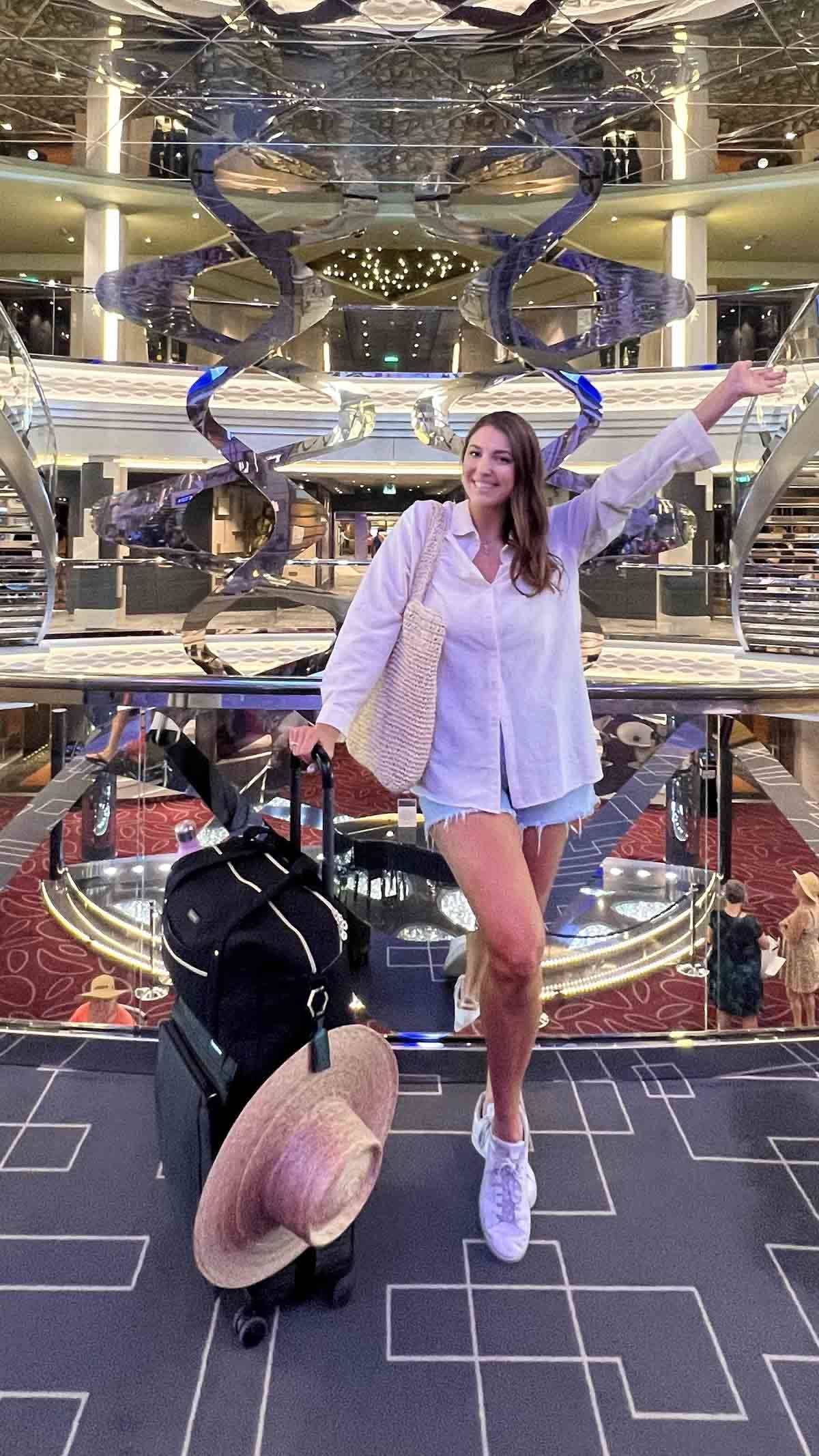 22 Cruise Port Day Outfits Image