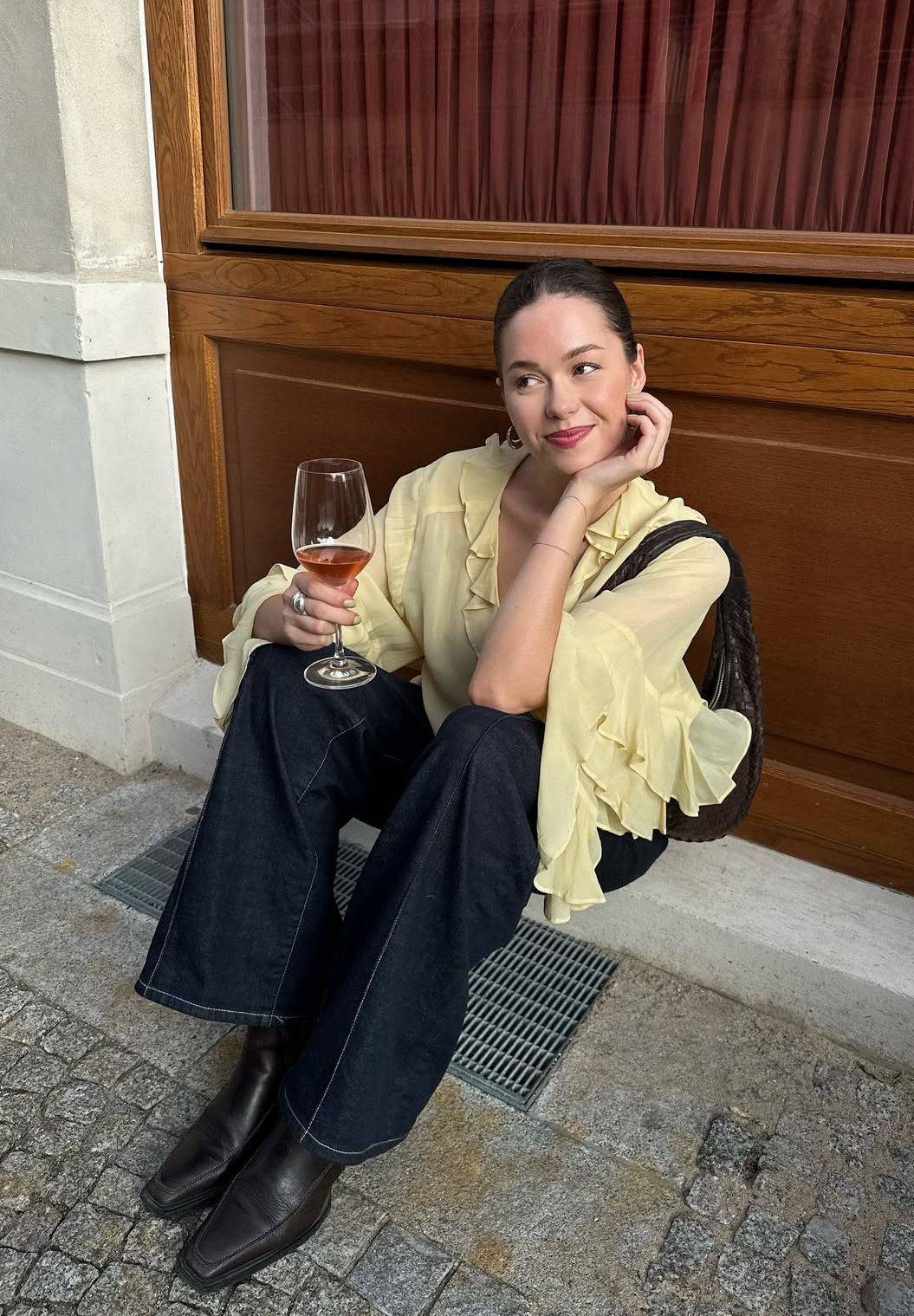 27 Dinner Party Outfit Ideas Image