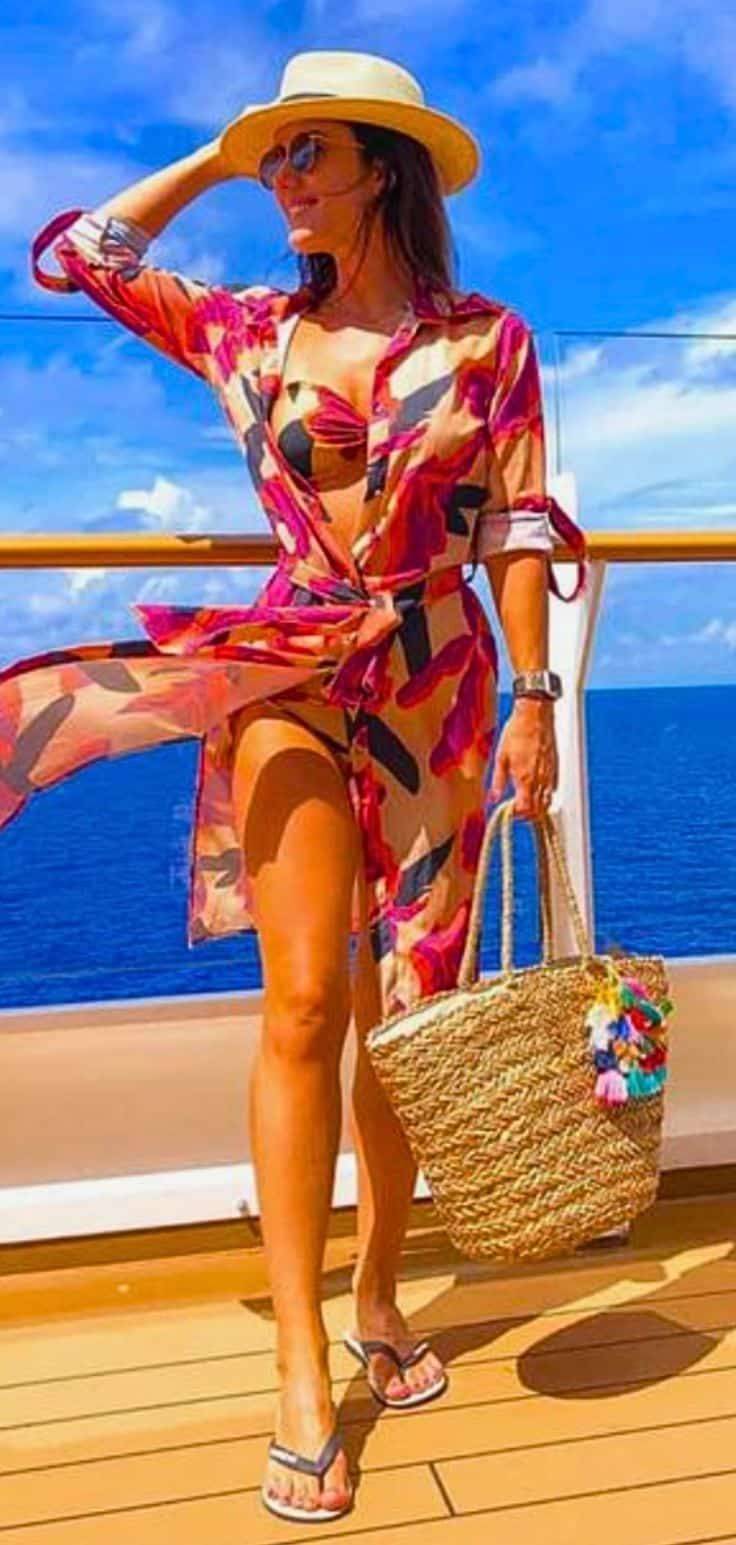 22 Cruise Port Day Outfits Image