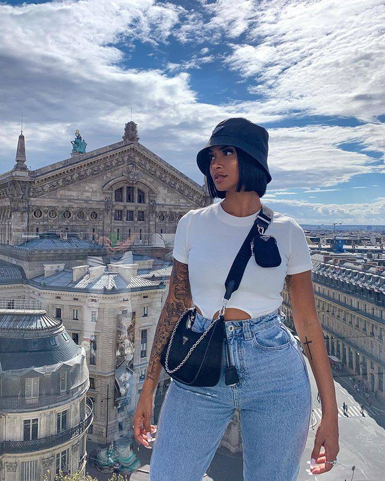 26 Bucket Hat Outfit Ideas Image